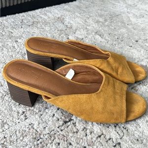 Mustard suede low heels/size 7